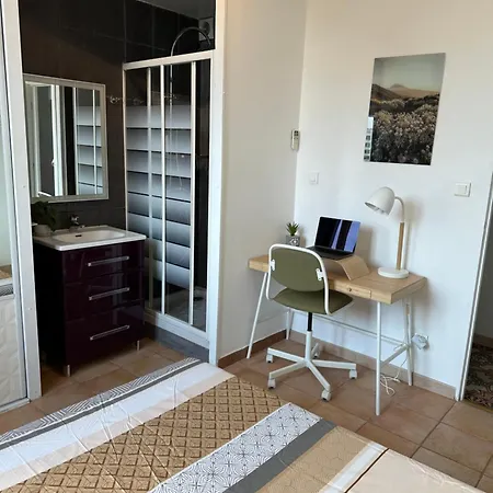 Daire Maison De A Ouest Dans Propriete Arboree *