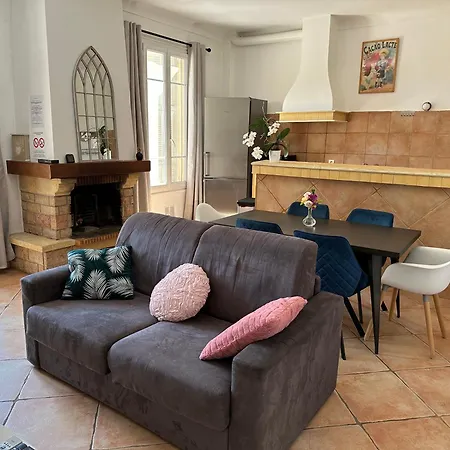 Maison De A Ouest Dans Propriete Arboree Apartment