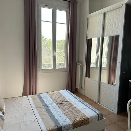 Maison De A Ouest Dans Propriete Arboree *