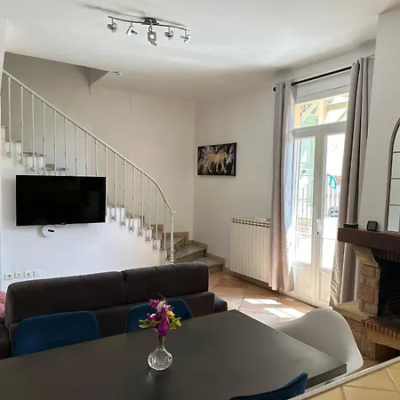 Maison De A Ouest Dans Propriete Arboree Apartment *